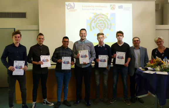 GruppenbildFGH_Ehrung_EW18_Q2.JPG