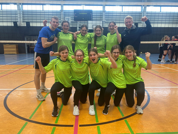 2024_Sp_Y-ball_BMschaft_001.jpg